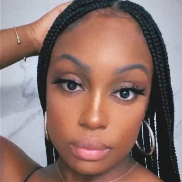 Meet your Posher, Kellonny - Picture 2 of 2